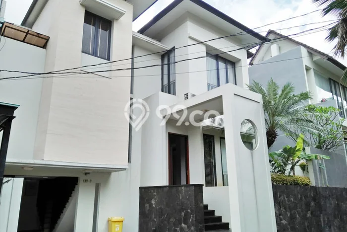 Hunian Modern Disewakan di Ampera Jakarta Selatan 3 KT & 3 KM Hunian Modern Disewakan di Ampera Jakarta Selatan 3 KT & 3 KM