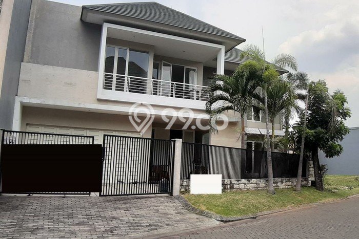 Rumah Elit LB 360m2 Siap Pakai Desain Elegan di Graha, Surabaya Rumah Elit LB 360m2 Siap Pakai Desain Elegan di Graha, Surabaya