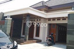 Dijual Rumah Premium dengan Fasilitas Sekitar Lengkap di Banjarsari, Surakarta Dijual Rumah Premium dengan Fasilitas Sekitar Lengkap di Banjarsari, Surakarta