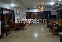 Hunian Mewah LB 900m2 Siap Pakai Desain Elegan di Mumbul, Badung Hunian Mewah LB 900m2 Siap Pakai Desain Elegan di Mumbul, Badung
