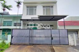 Rumah Mewah LB 390m2 Siap Huni Desain Elegan di Intercon, Jakarta Barat Rumah Mewah LB 390m2 Siap Huni Desain Elegan di Intercon, Jakarta Barat