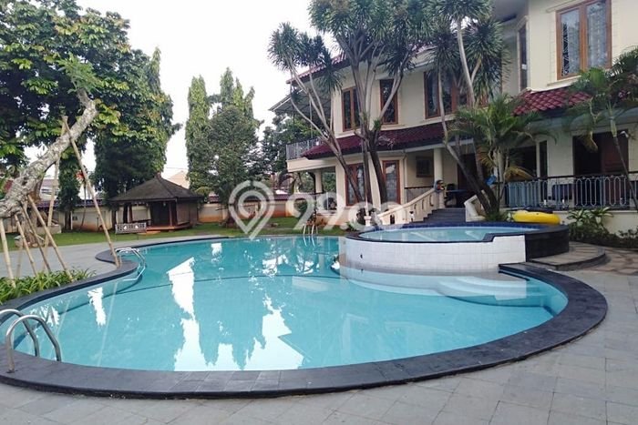 Jual Rumah Mewah Elegan Dengan View Eksklusif di Jatibening, Bekasi Jual Rumah Mewah Elegan Dengan View Eksklusif di Jatibening, Bekasi