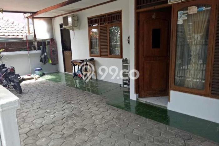 Rumah Luas Asri 3 KT Siap Pakai di Tanah Kusir Jakarta Selatan Rumah Luas Asri 3 KT Siap Pakai di Tanah Kusir Jakarta Selatan