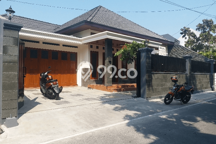Hunian Mewah Dijual LT 258m2 di Banjarsari, Surakarta Hunian Mewah Dijual LT 258m2 di Banjarsari, Surakarta