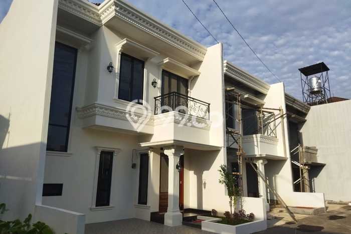 Rumah Luas Asri 3 KT Siap Huni di Jatiwaringin Jakarta Timur Rumah Luas Asri 3 KT Siap Huni di Jatiwaringin Jakarta Timur