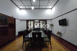 Rumah Elit LB 400m2 Siap Huni Desain Elegan di Sayap Dago, Bandung Rumah Elit LB 400m2 Siap Huni Desain Elegan di Sayap Dago, Bandung
