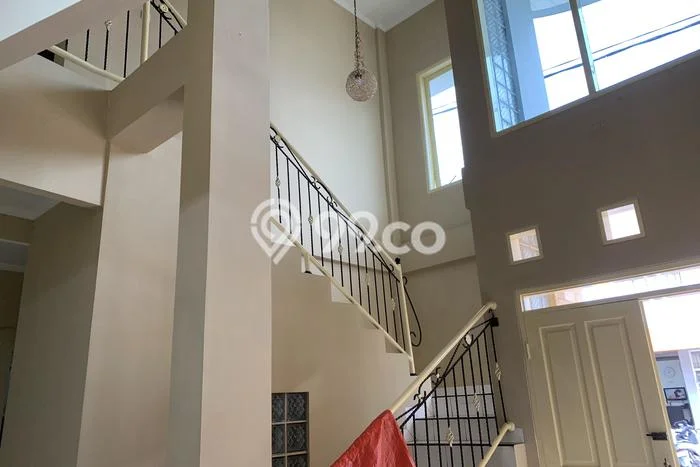 Hunian Elit LB 220m2 Siap Pakai Desain Elegan di Cibeunying, Bandung Hunian Elit LB 220m2 Siap Pakai Desain Elegan di Cibeunying, Bandung