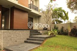 Rumah di Cipete, Dekat Tol, 5 KT, Luas 420m² Bangunan 800m² Rumah di Cipete, Dekat Tol, 5 KT, Luas 420m² Bangunan 800m²