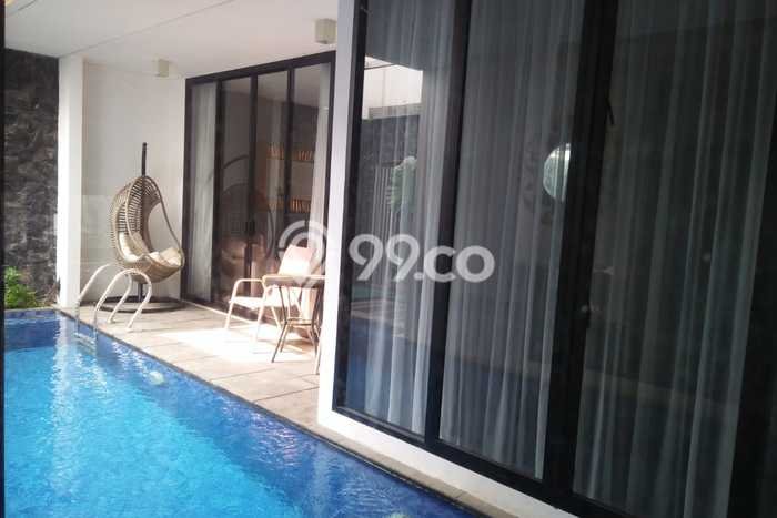 Rumah Elit Modern Tanpa Renovasi di Pejaten Jakarta Selatan Rumah Elit Modern Tanpa Renovasi di Pejaten Jakarta Selatan