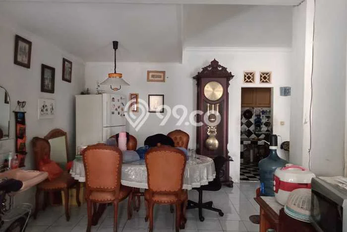 Rumah Mewah LB 170m2 Siap Huni Desain Elegan di Pulo Asem, Jakarta Timur Rumah Mewah LB 170m2 Siap Huni Desain Elegan di Pulo Asem, Jakarta Timur