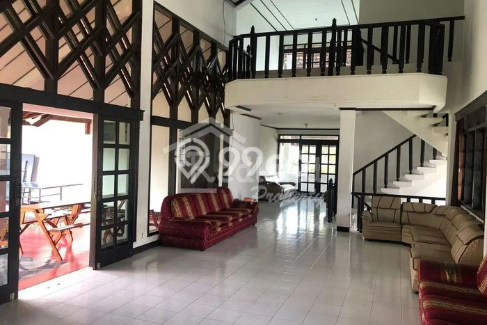 Dijual Rumah Strategis Bagus Punya 5 KT di Bandungan Semarang SHM Dijual Rumah Strategis Bagus Punya 5 KT di Bandungan Semarang SHM