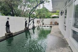 Rumah Luxury Modern Siap Huni di Bintaro Tangerang Selatan Rumah Luxury Modern Siap Huni di Bintaro Tangerang Selatan