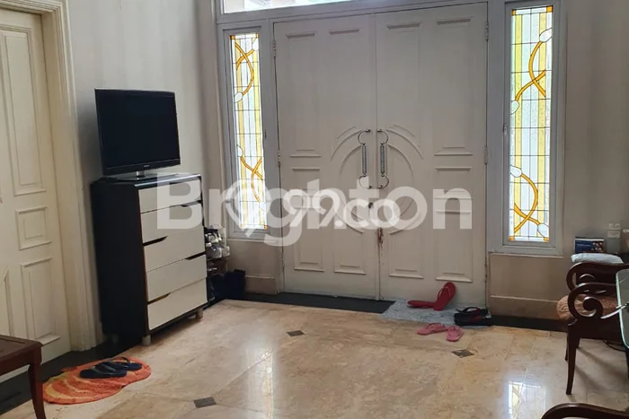 Hunian Mewah Siap Huni LT 190m2 di Kelapa Gading, Jakarta Utara Hunian Mewah Siap Huni LT 190m2 di Kelapa Gading, Jakarta Utara