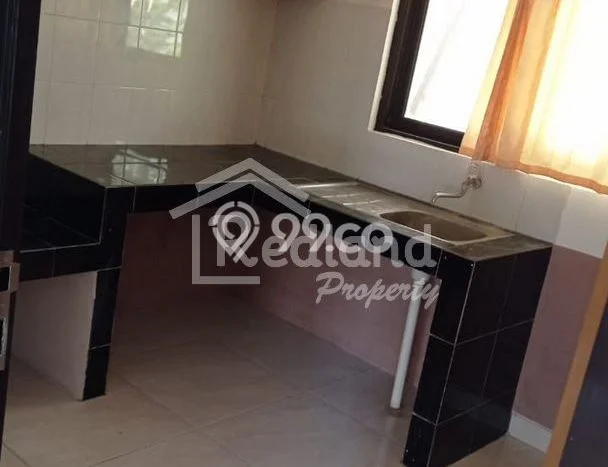 Lokasi terbaik! Rumah siap huni disewakan di Tembalang LB 125m2 Lokasi terbaik! Rumah siap huni disewakan di Tembalang LB 125m2