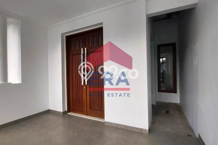 Ready to Use! Premium House LT 300m2 Desain Elegan di Araya Ready to Use! Premium House LT 300m2 Desain Elegan di Araya