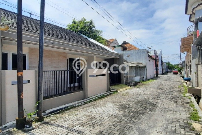 Rumah di Tanah Mas, 2 KM, Area Asri, LT 120m² LB 100m² Rumah di Tanah Mas, 2 KM, Area Asri, LT 120m² LB 100m²