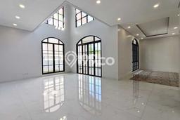 Rumah Strategis dengan Luas Tanah 304m² dan Luas Bangunan 350m² di Kawasan Sentul City, Bogor Rumah Strategis dengan Luas Tanah 304m² dan Luas Bangunan 350m² di Kawasan Sentul City, Bogor