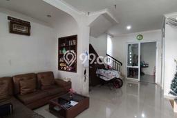 Disewakan! Rumah 3 Kamar Tidur &
3 Kamar Mandi di Daan Mogot, Jakarta Barat Disewakan! Rumah 3 Kamar Tidur &
3 Kamar Mandi di Daan Mogot, Jakarta Barat