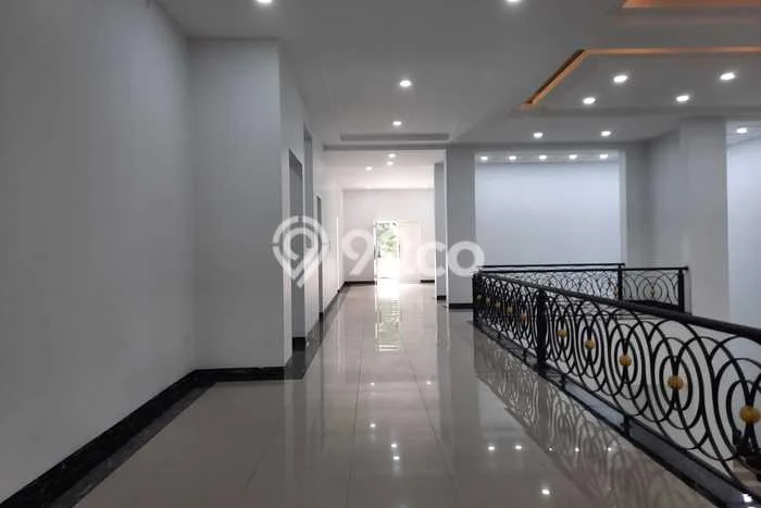 Hunian Modern Dikontrakkan 5 Kamar di Menteng Boleh Nego Hunian Modern Dikontrakkan 5 Kamar di Menteng Boleh Nego