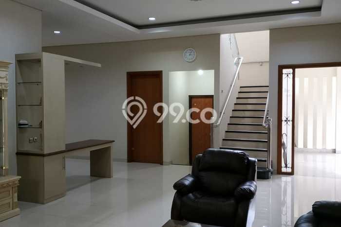 PROPERTI UNGGULAN! Rumah Premium area pekunden, Luas 273m² Bangunan 400m² PROPERTI UNGGULAN! Rumah Premium area pekunden, Luas 273m² Bangunan 400m²