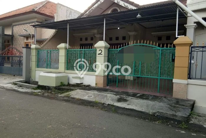 Lokasi terbaik! Rumah siap pakai dikontrakkan di Laweyan LB 100m2 Lokasi terbaik! Rumah siap pakai dikontrakkan di Laweyan LB 100m2