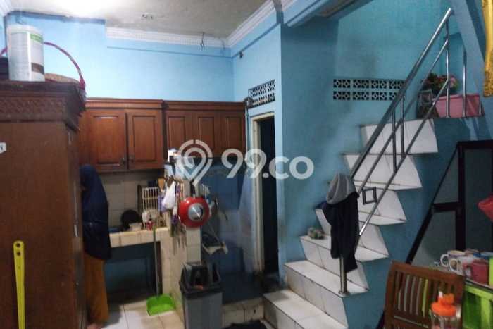 Rumah Luas Asri 3 KT Siap Pakai di Kemanggisan Jakarta Barat Rumah Luas Asri 3 KT Siap Pakai di Kemanggisan Jakarta Barat