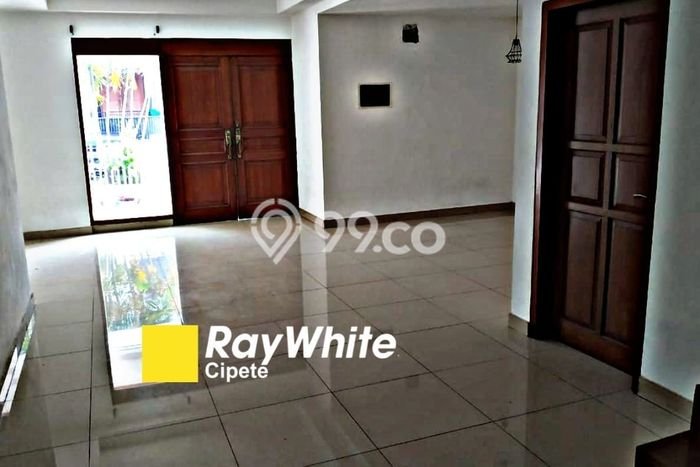 Rumah Elit Modern Siap Huni di Pondok Indah Jakarta Selatan Rumah Elit Modern Siap Huni di Pondok Indah Jakarta Selatan