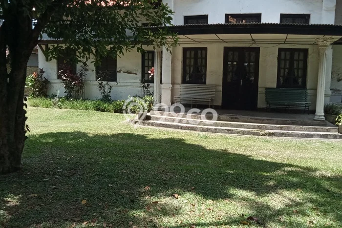 Hunian Mewah LB 500m2 Siap Huni Desain Elegan di Gatot Subroto, Bandung Hunian Mewah LB 500m2 Siap Huni Desain Elegan di Gatot Subroto, Bandung