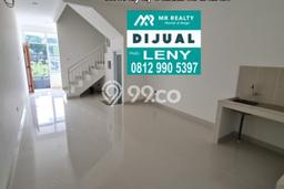 Dijual Hunian Rumah Terawat 3 KT di Meruya, Jakarta Barat Dijual Hunian Rumah Terawat 3 KT di Meruya, Jakarta Barat