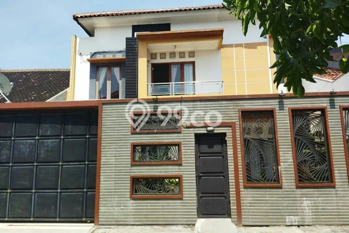 Rumah Minimalis 4 Kamar LT 231m2 di Gentan Rumah Minimalis 4 Kamar LT 231m2 di Gentan
