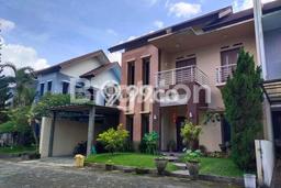 Rumah kawasan Banjarsari, Surakarta, Luas 250m² Bangunan 300m² Rumah kawasan Banjarsari, Surakarta, Luas 250m² Bangunan 300m²