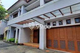 Ready to Use! Premium House LT 436m2 Desain Elegan di patra kuningan Ready to Use! Premium House LT 436m2 Desain Elegan di patra kuningan
