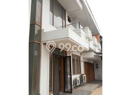 Rumah Siap Huni lokasi Kelapa Gading, Jakarta Utara, LT 350m² LB 450m² Rumah Siap Huni lokasi Kelapa Gading, Jakarta Utara, LT 350m² LB 450m²