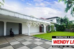 Ready to Use! Luxury House LT 1049m2 Desain Elegan di Pejaten Ready to Use! Luxury House LT 1049m2 Desain Elegan di Pejaten