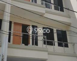 Rumah Elit LB 215m2 Siap Pakai Desain Elegan di Taman Ratu, Jakarta Barat Rumah Elit LB 215m2 Siap Pakai Desain Elegan di Taman Ratu, Jakarta Barat