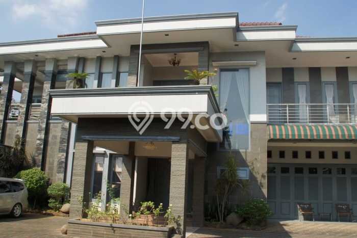 Hunian Mewah LB 800m2 Siap Huni Desain Elegan di Pondok Gede, Bekasi Hunian Mewah LB 800m2 Siap Huni Desain Elegan di Pondok Gede, Bekasi