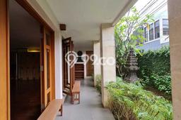 Rumah Mewah LB 350m2 Siap Huni Desain Elegan di Senopati, Jakarta Selatan Rumah Mewah LB 350m2 Siap Huni Desain Elegan di Senopati, Jakarta Selatan