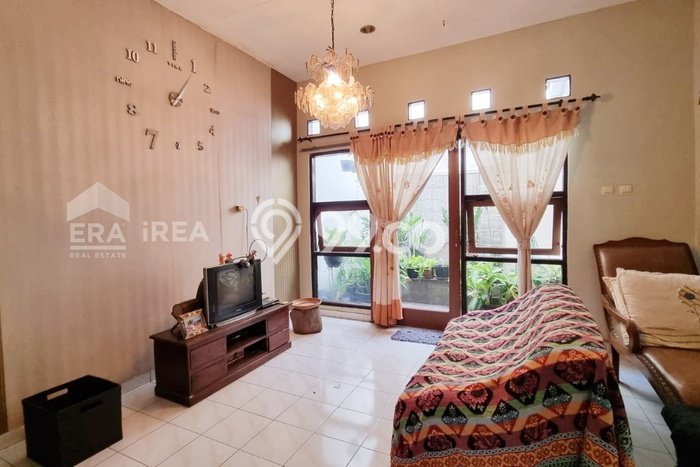 Kesempatan Investasi Rumah 2 KT 1 KM di Lokasi Strategis, Surakarta Kesempatan Investasi Rumah 2 KT 1 KM di Lokasi Strategis, Surakarta