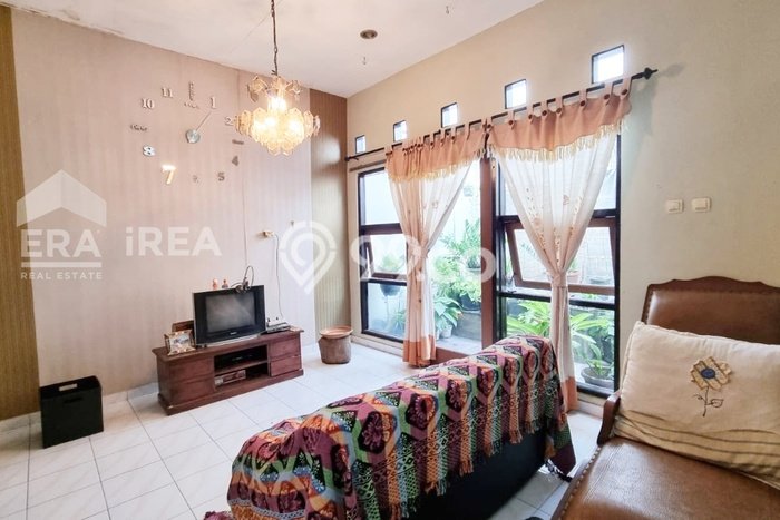 Kesempatan Investasi Rumah 2 KT 1 KM di Lokasi Strategis, Surakarta Kesempatan Investasi Rumah 2 KT 1 KM di Lokasi Strategis, Surakarta