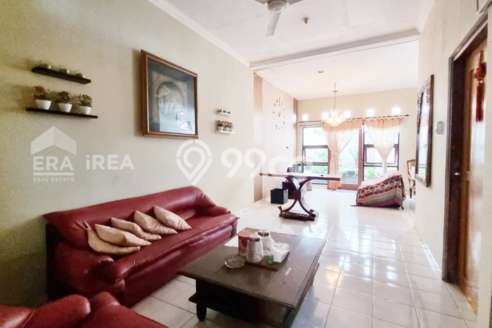 Kesempatan Investasi Rumah 2 KT 1 KM di Lokasi Strategis, Surakarta Kesempatan Investasi Rumah 2 KT 1 KM di Lokasi Strategis, Surakarta