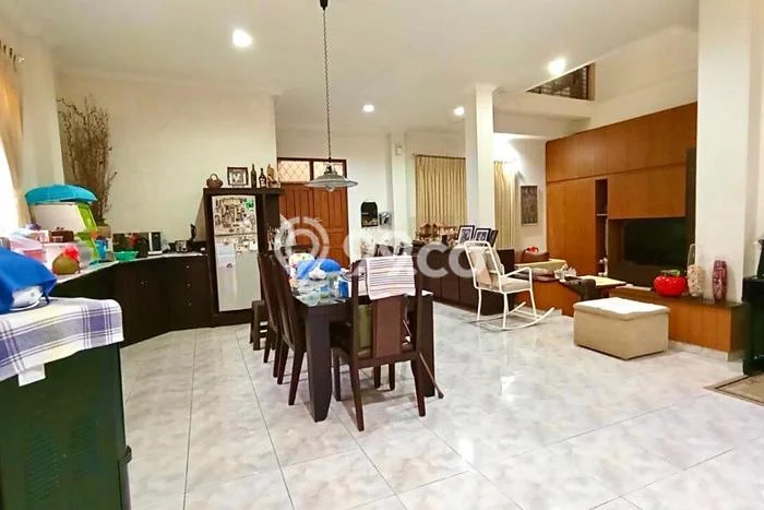 Rumah Elit LB 700m2 Siap Huni Desain Elegan di Setra Duta, Bandung Rumah Elit LB 700m2 Siap Huni Desain Elegan di Setra Duta, Bandung