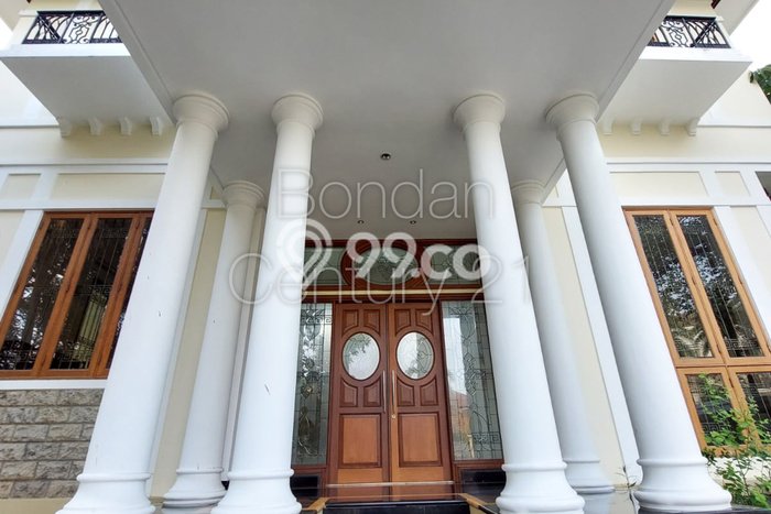 Hunian Mewah LB 1200m2 Siap Huni Desain Elegan di Pondok Indah, Jakarta Selatan Hunian Mewah LB 1200m2 Siap Huni Desain Elegan di Pondok Indah, Jakarta Selatan