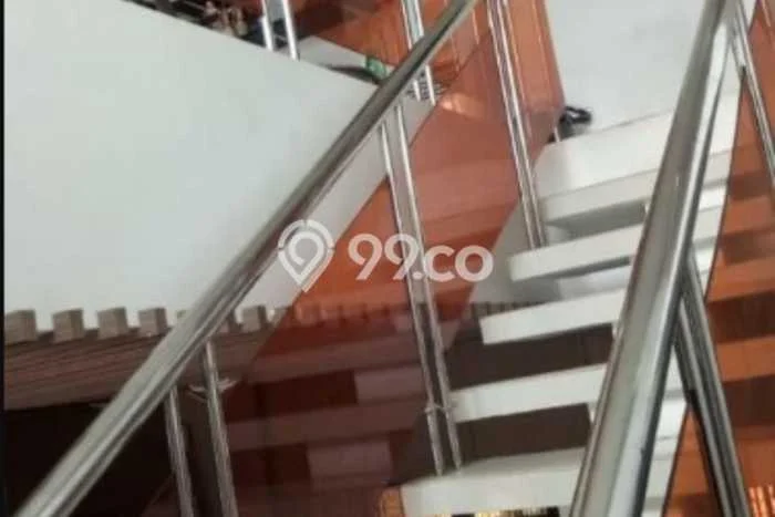 Jual Rumah Luas Elegan Dengan View Cantik di Taman Kota, Jakarta Barat Jual Rumah Luas Elegan Dengan View Cantik di Taman Kota, Jakarta Barat