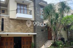 Hunian Kondisi Baik Disewakan di Kemang, Jakarta Selatan LT 600m2, LB 500m2 Hunian Kondisi Baik Disewakan di Kemang, Jakarta Selatan LT 600m2, LB 500m2