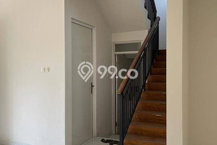 Rumah Strategis Minimalis Lb 110m2 di Semarang Timur, Semarang Rumah Strategis Minimalis Lb 110m2 di Semarang Timur, Semarang