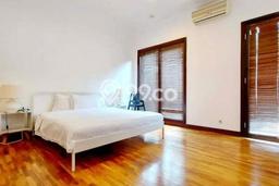 Rumah Asri area Cilandak, 5 KT, Area Tenang, LT 1000m² Bangunan 600m² Rumah Asri area Cilandak, 5 KT, Area Tenang, LT 1000m² Bangunan 600m²