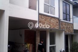 Rumah Modern Minimalis 5 Kamar Siap Huni di Jagakarsa Rumah Modern Minimalis 5 Kamar Siap Huni di Jagakarsa