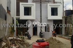 Ready to Use! Luxury House LT 117m2 Desain Modern di Gunung Sahari Ready to Use! Luxury House LT 117m2 Desain Modern di Gunung Sahari