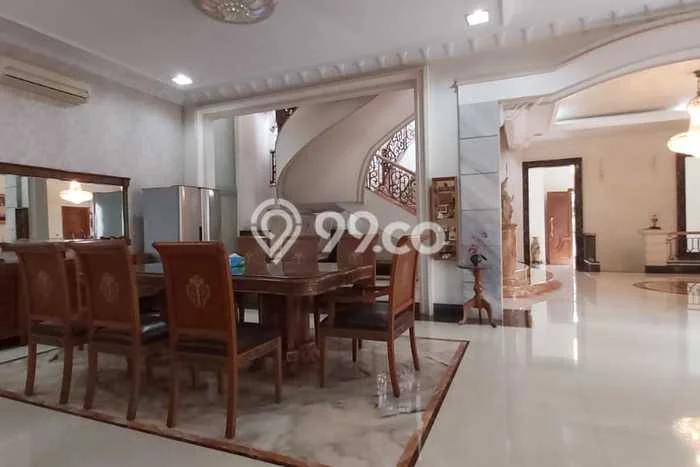 Siap Huni Rumah Mewah 5 Kamar di Kelapa Gading Dekat ke Mana Pun Siap Huni Rumah Mewah 5 Kamar di Kelapa Gading Dekat ke Mana Pun