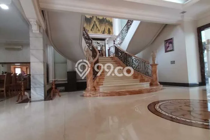 Siap Huni Rumah Mewah 5 Kamar di Kelapa Gading Dekat ke Mana Pun Siap Huni Rumah Mewah 5 Kamar di Kelapa Gading Dekat ke Mana Pun